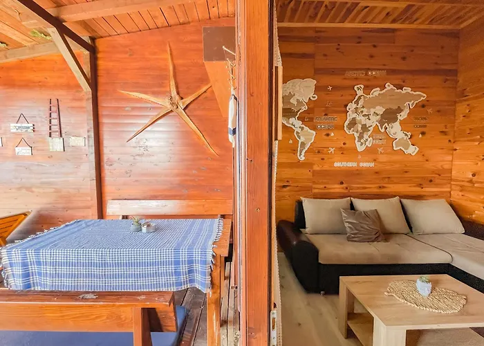 River House Velero