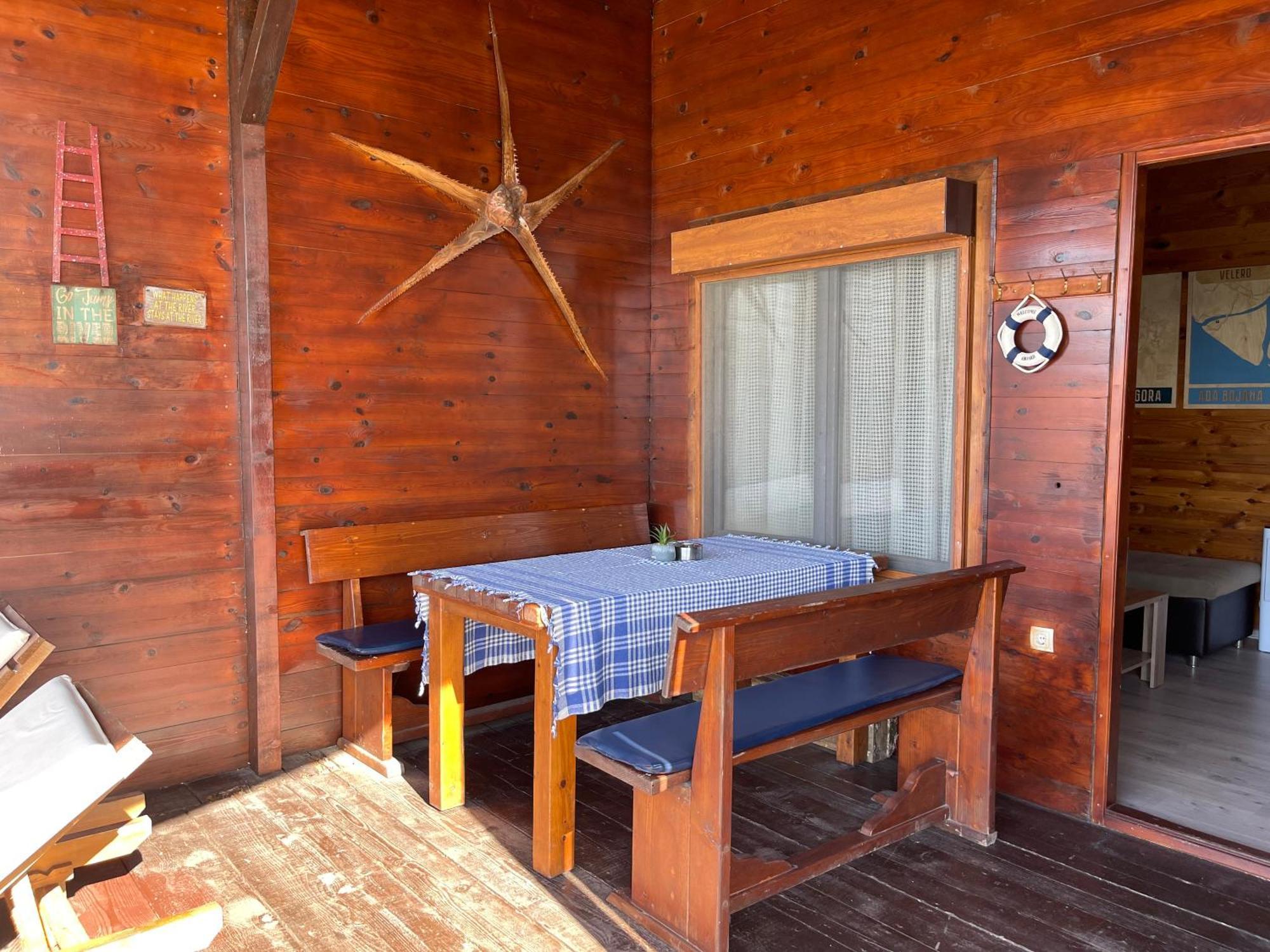 River House Velero Улцинь